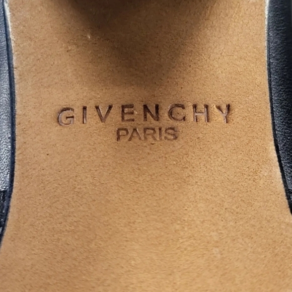 $1550 AUTHENTIC Givenchy Chain Embellished Black Leather Boots SZ EU 39 - Picture 7 of 12